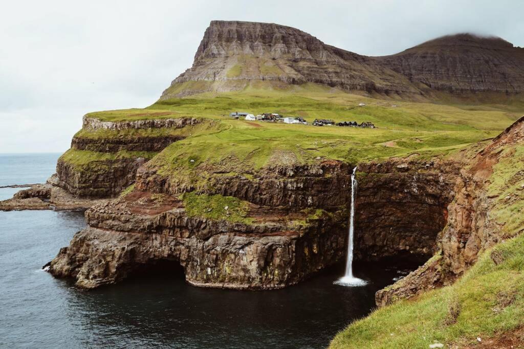 Mulafossur Cottage No 3 By Famous Waterfall In Gasadalur Exterior photo