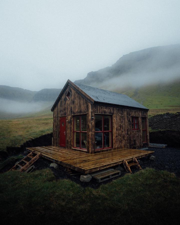 Mulafossur Cottage No 3 By Famous Waterfall In Gasadalur Exterior photo